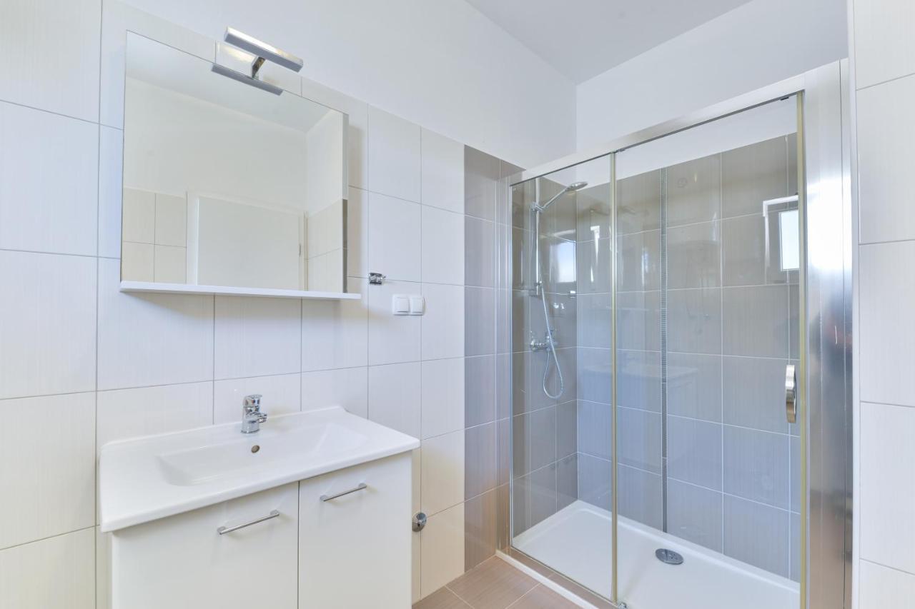 Apartments By The Sea Nin, Zadar - 13172 Bagian luar foto