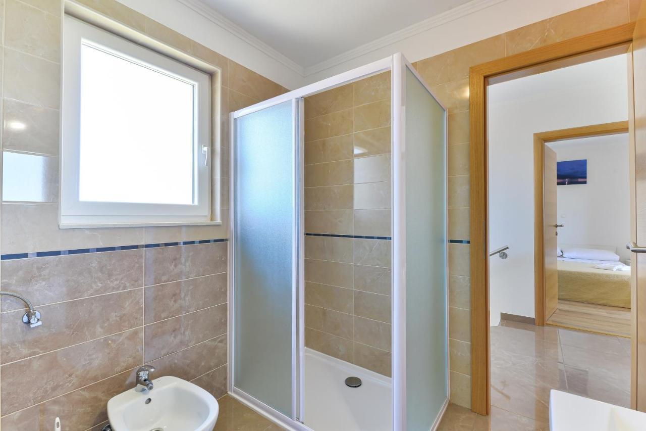 Apartments By The Sea Nin, Zadar - 13172 Bagian luar foto