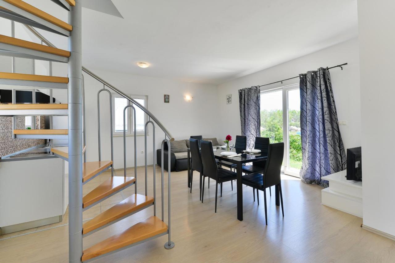 Apartments By The Sea Nin, Zadar - 13172 Bagian luar foto