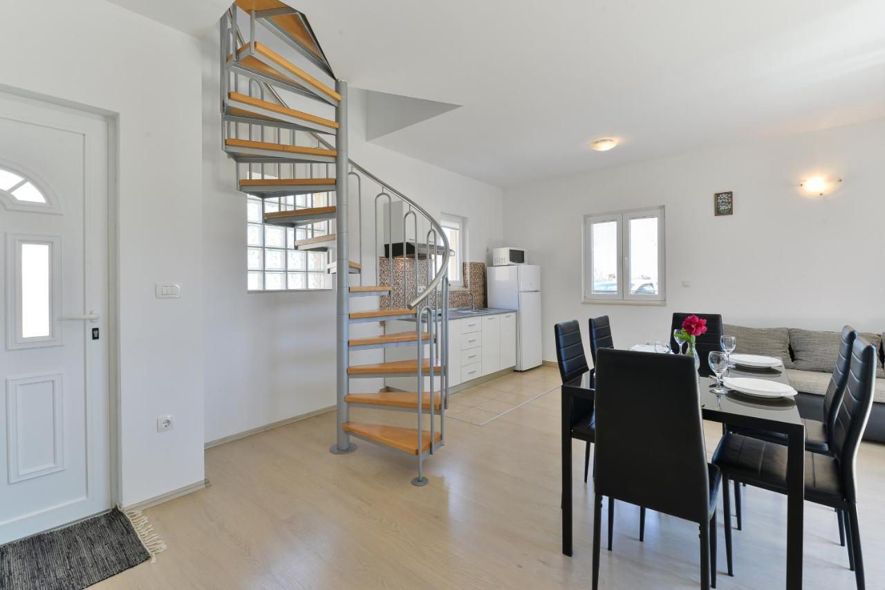 Apartments By The Sea Nin, Zadar - 13172 Bagian luar foto