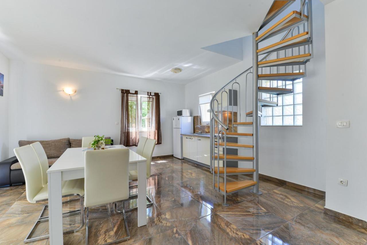 Apartments By The Sea Nin, Zadar - 13172 Bagian luar foto