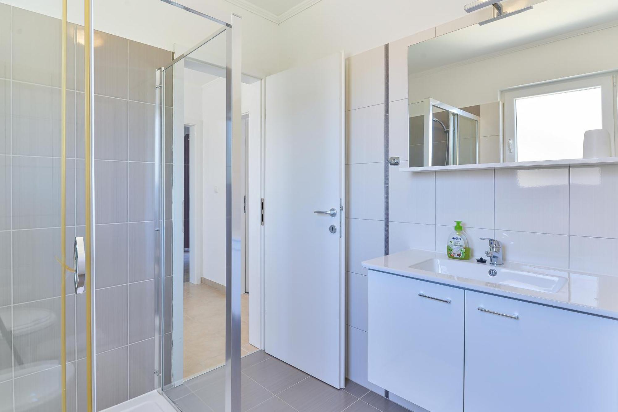 Apartments By The Sea Nin, Zadar - 13172 Ruang foto